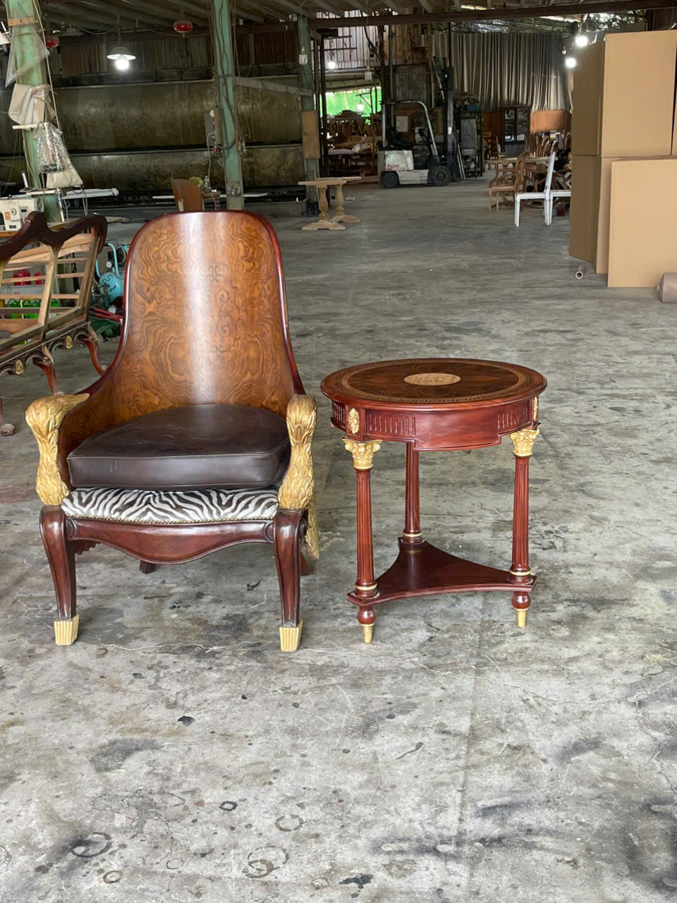 BÀN TRÀ GÓC TÂN CỔ ĐIỂN LOUIS 16